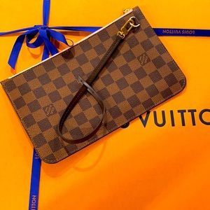Louis Vuitton Pouchette
